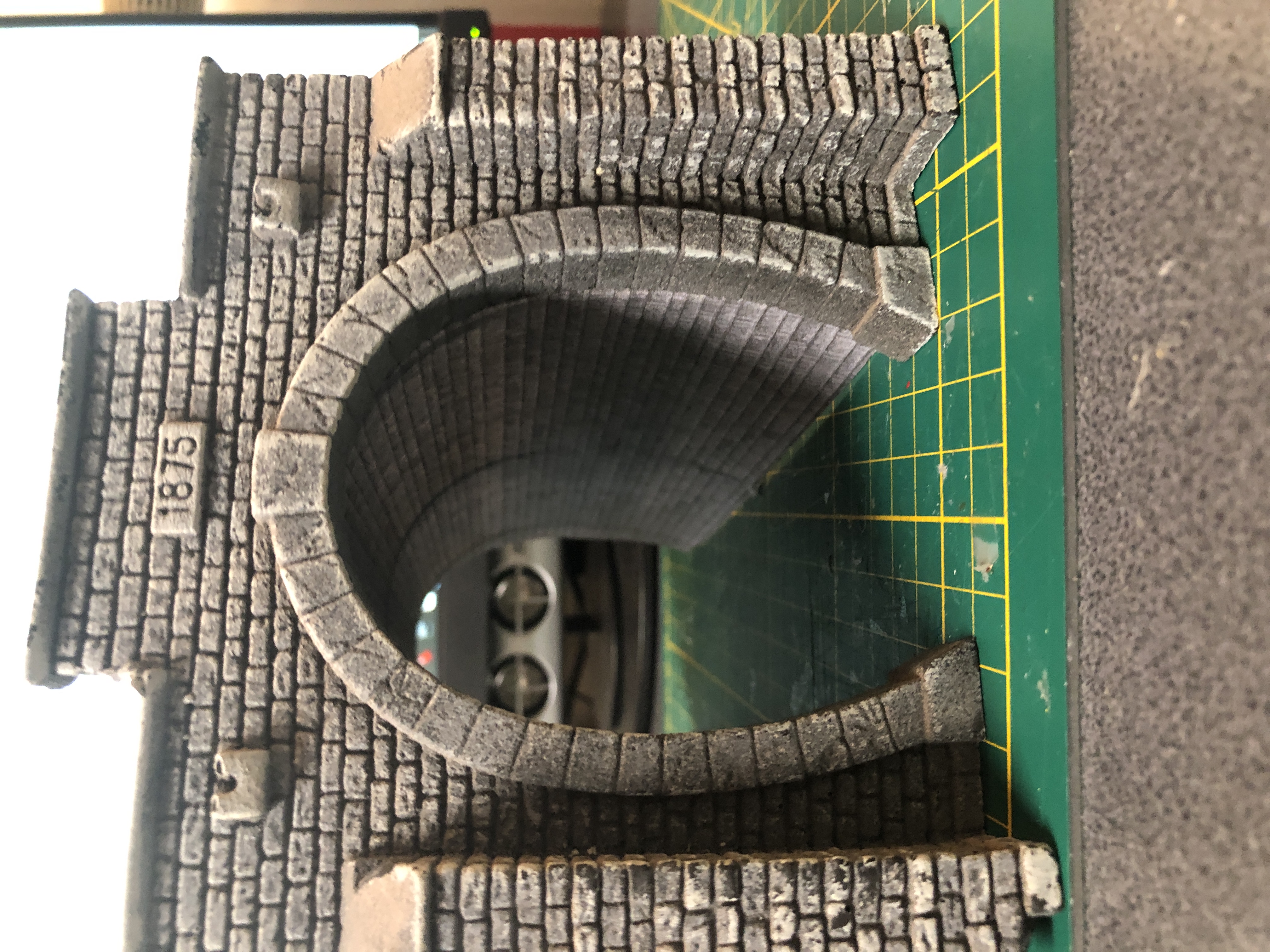 Tunnel 04